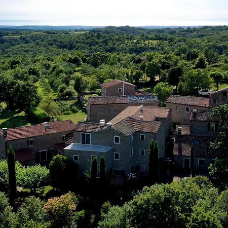 L'Abbraccio Della Quercia Apartment Momjan Luaran gambar